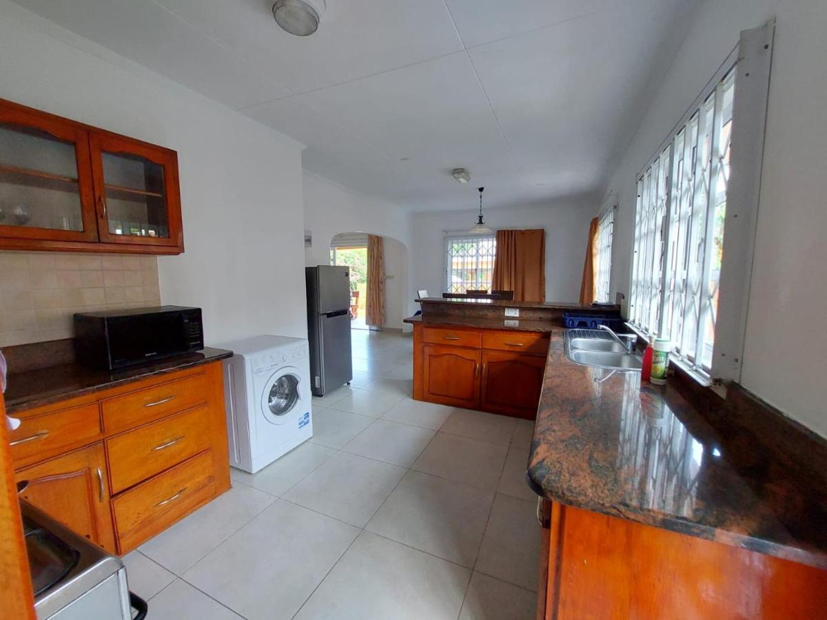 Beau Vallon Villa Self Catering With Pool Luaran gambar