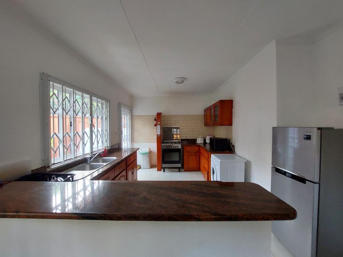 Beau Vallon Villa Self Catering With Pool Luaran gambar