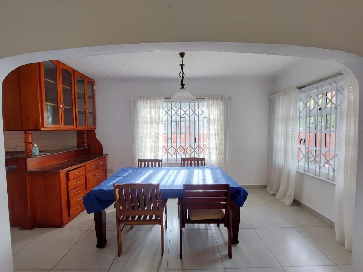Beau Vallon Villa Self Catering With Pool Luaran gambar